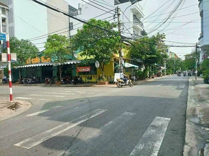 Bán nhà cấp 4 Dt 7x19m góc 2 MT đường 14A khu cư xá ngân hàng Quận 7