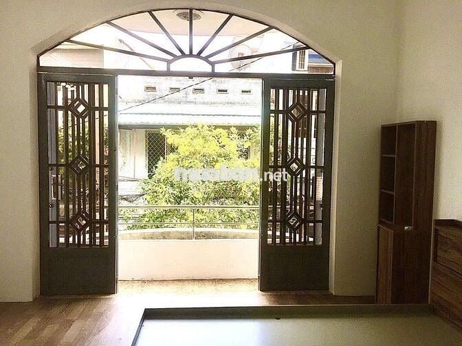 Cho thuê nguyên căn 90 m2, hẻm xe tải, trệt lầu, 2PN, 2WCGiá 8.5 triệu