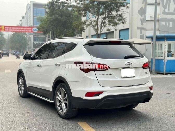 Hyundai Santa Fe 2018 2.2L 4WD - 133333 km