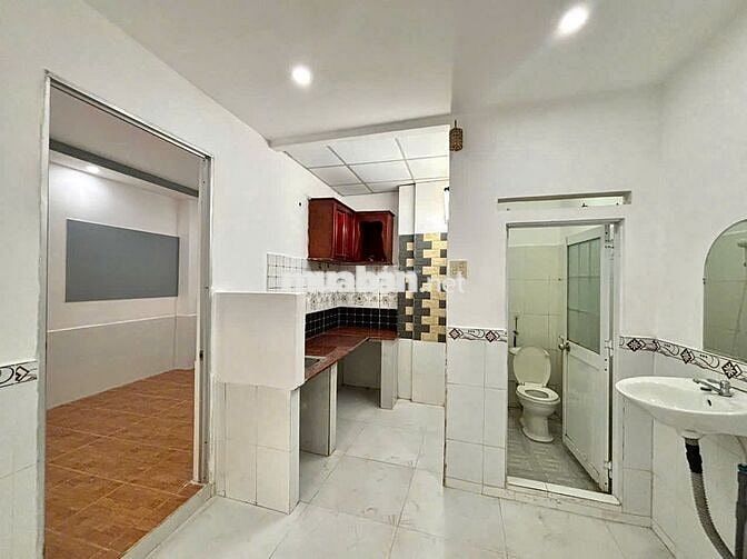 Nhà trệt lầu 2PN hẻm đường Trần Nam Phú chỉ 4 triệu