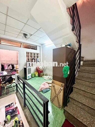 Bán nhà Trần Quang Diệu & Lê Văn Sỹ quận 3 ,3 tầng BTCT chỉ 2,4tỷ TL