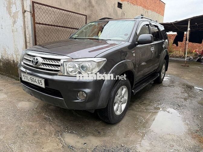 Toyota Fortuner 2010 2.5G - 245000 km