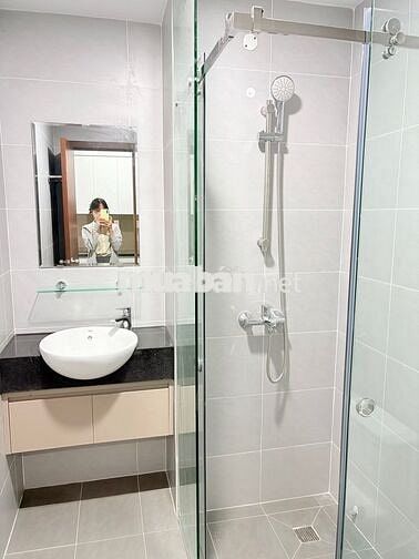 Tặng 1 tháng tiền thuê, sẵn máy lạnh, căn 2pn tháp TTTM, giáp Thủ