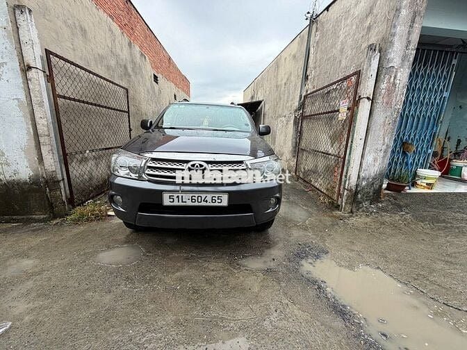 Toyota Fortuner 2010 2.5G - 245000 km