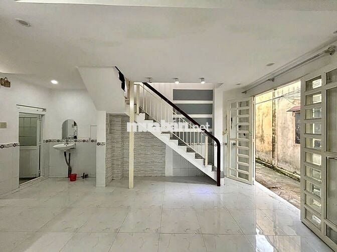 Nhà trệt lầu 2PN hẻm đường Trần Nam Phú chỉ 4 triệu