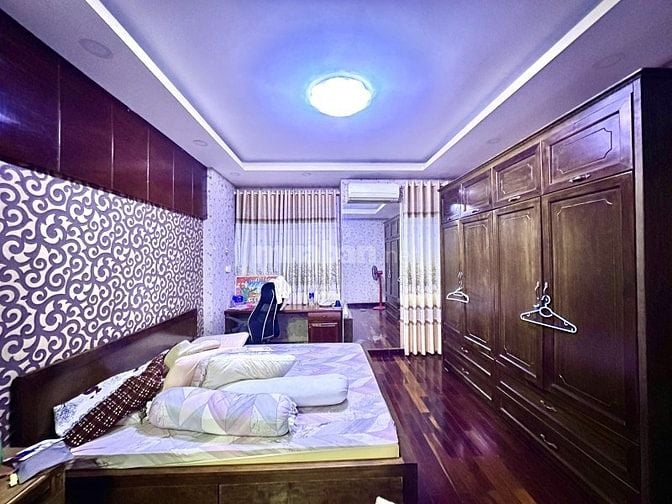 Nhà 4 tầng, diện tích 74m² (4.3 x 16.8), Đỗ Xuân Hợp, giá 5.9 tỷ