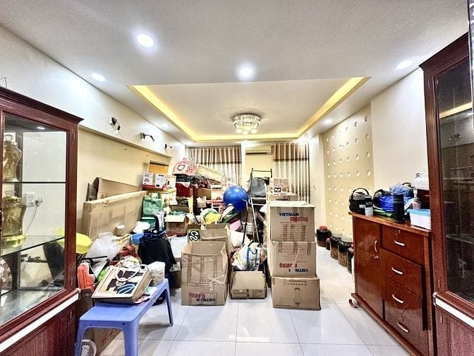 Nhà 4 tầng, diện tích 74m² (4.3 x 16.8), Đỗ Xuân Hợp, giá 5.9 tỷ