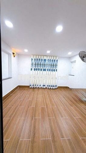 CÁCH MẶT TIỀN 20 M Q4 NGANG 3.75 X 11 - 5 TẤM