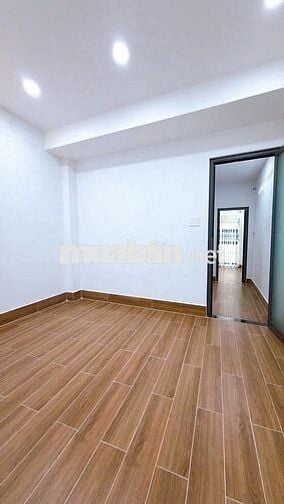 CÁCH MẶT TIỀN 20 M Q4 NGANG 3.75 X 11 - 5 TẤM