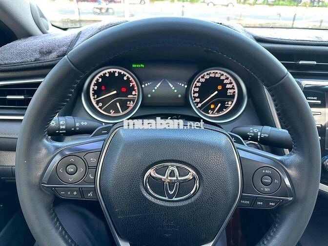 Toyota Camry 2020 2.5 Q Đen 55800 km