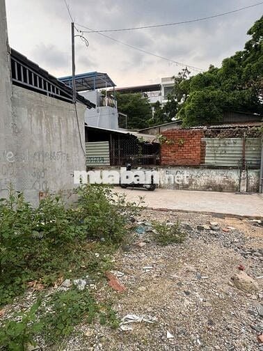 ĐẤT ĐẸP - VỊ TRÍ ĐẸP - HẺM OTO - ĐƯỜNG QL13 CŨ - CÁCH SÂN BAY CHỈ 20P