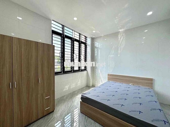 CHO THUÊ CĂN HỘ 25m MÁY GIẶT RIÊNG, CỬA SỔ TRỜI NGAY TRUNG TÂM QUẬN 10