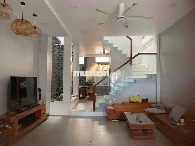 NHÀ 2TẦNG VITRI ĐẸP KHU VỰC AN NINH SÁT KHU DÂN CƯ AN SƯƠNG GẦN CHỢ