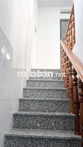 BÁN NHÀ LẦU HẺM OTO GẦN ĐƯỜNG GIÁ 2 TỶ 500