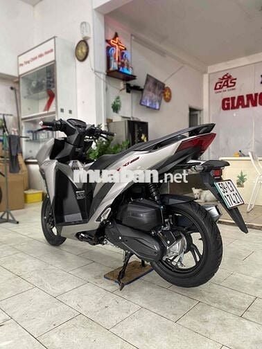 Honda Vario 150 đk 2021 màu bạc nhám BSTP