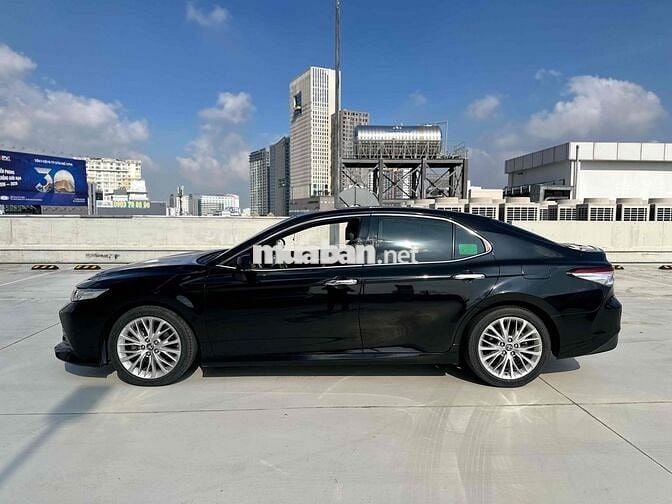 Toyota Camry 2020 2.5 Q Đen 55800 km