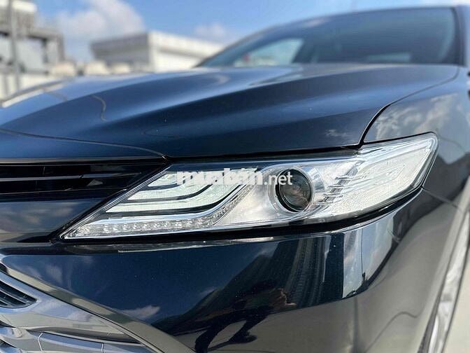 Toyota Camry 2020 2.5 Q Đen 55800 km