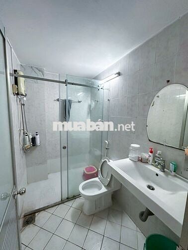 CHO THUÊ PHÒNG FULL NỘI THẤT DẠNG STUDIO, CÓ BAN CÔNG SÁT CẦU CHỮ Y