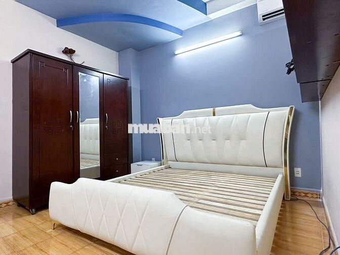 CHO THUÊ PHÒNG FULL NỘI THẤT DẠNG STUDIO, CÓ BAN CÔNG SÁT CẦU CHỮ Y