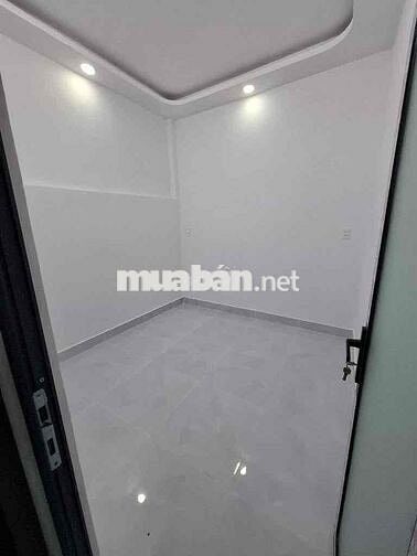 🏠NHÀ NGAY CHỢ HƯƠNG LỘ 2, NGÃ 4 BỐN XÃ. DT 30m2. 2 TẦNG. GIÁ 2 TỶ HƠN