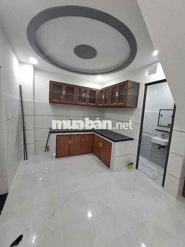 🏠NHÀ NGAY CHỢ HƯƠNG LỘ 2, NGÃ 4 BỐN XÃ. DT 30m2. 2 TẦNG. GIÁ 2 TỶ HƠN