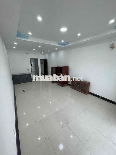 Phòng trọ ban công 40m2 đường Tạ Quang Bửu, Quận 8