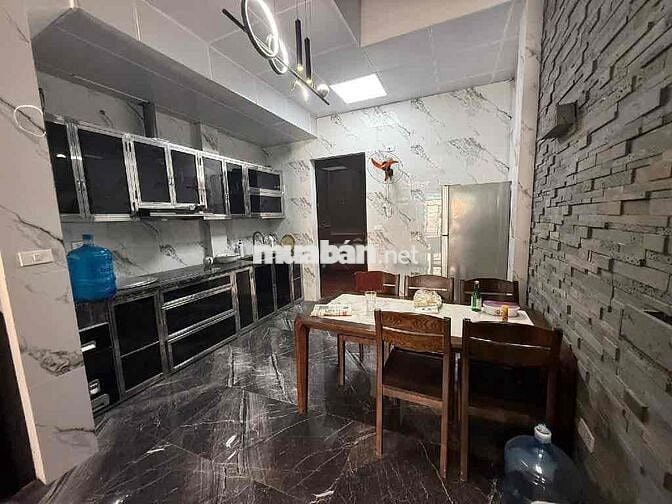 siêu phẩm đức thượng cách quốc lộ 32 500m