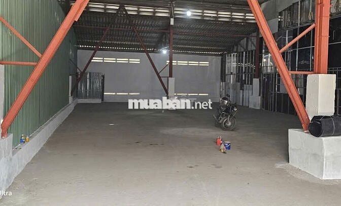 Cần cho thuê gấp kho với giá rẻ ở Phạm Hữu Lầu diện tích kho 630m2