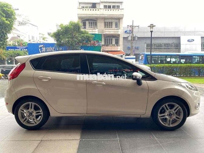 Ford Fiesta 2013 Trắng 59.800 km 1 Chủ