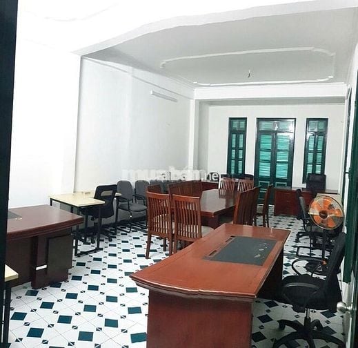 Mặt bằng kinh doanh 200m2 phố Hoàng Quốc Việt, Q.Cầu Giấy