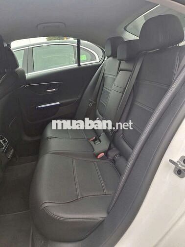 E cần bán Mercedes-Benz C200 sx 2023 5000km