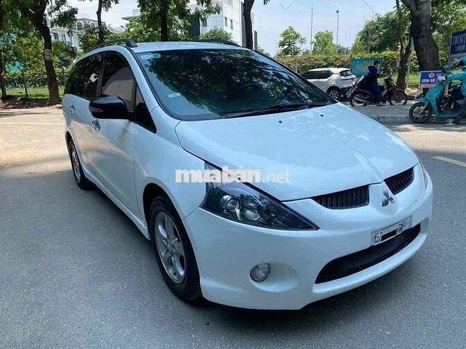 Mitsubishi Grandis 7 chỗ Số tự động