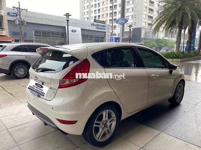 Ford Fiesta 2013 Trắng 59.800 km 1 Chủ