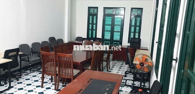 Mặt bằng kinh doanh 200m2 phố Hoàng Quốc Việt, Q.Cầu Giấy