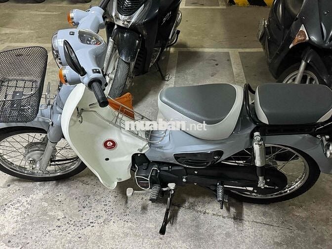 Honda Cup 50Cc màu Xám trắng