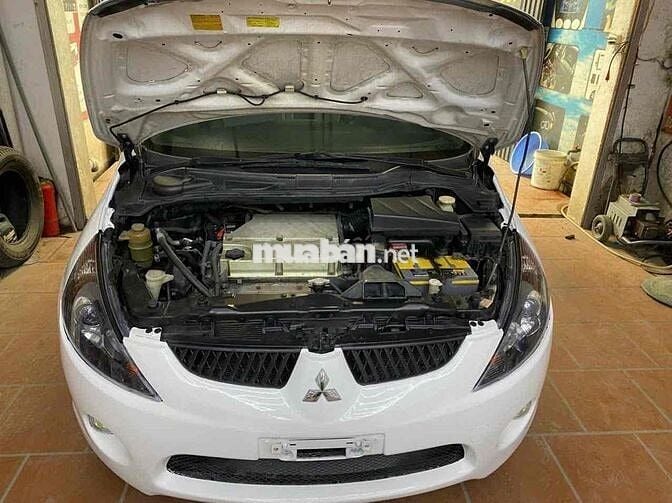 Mitsubishi Grandis 7 chỗ Số tự động