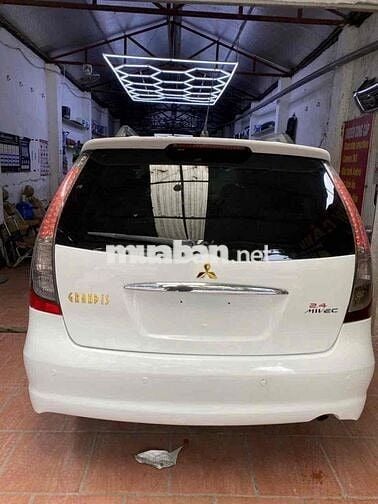 Mitsubishi Grandis 7 chỗ Số tự động