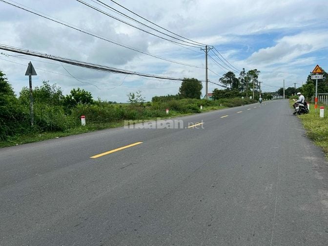 Bán 3000m2 mặt tiền đường tỉnh lộ 7 full thổ cư hiện hữu xây dựng full