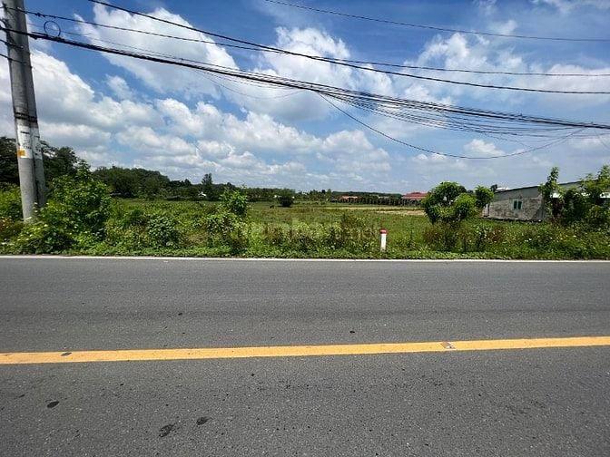 Bán 3000m2 mặt tiền đường tỉnh lộ 7 full thổ cư hiện hữu xây dựng full