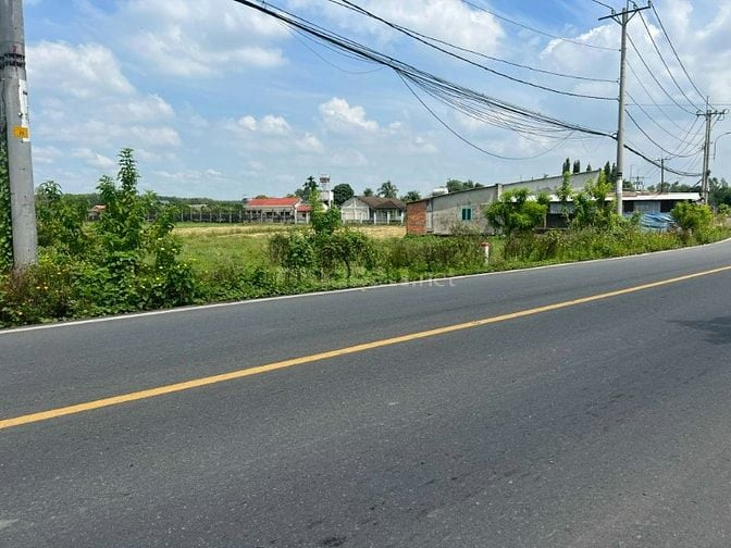 Bán 3000m2 mặt tiền đường tỉnh lộ 7 full thổ cư hiện hữu xây dựng full