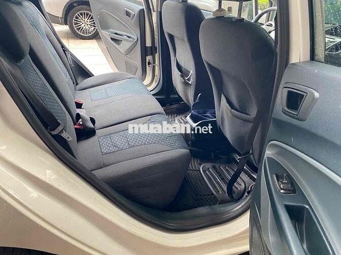 Ford Fiesta 2013 Trắng 59.800 km 1 Chủ