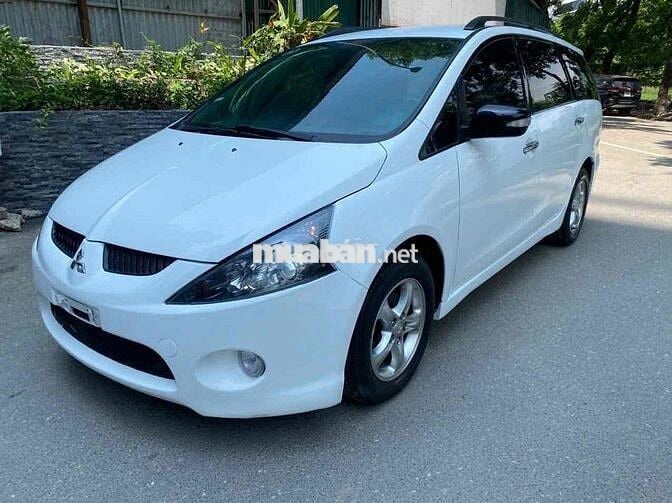 Mitsubishi Grandis 7 chỗ Số tự động