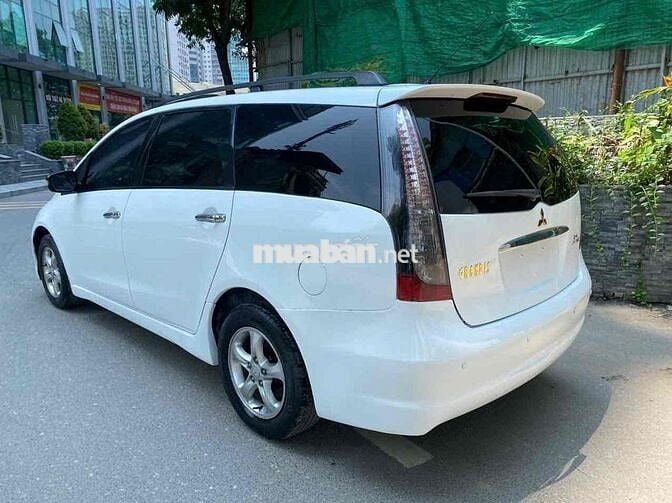 Mitsubishi Grandis 7 chỗ Số tự động