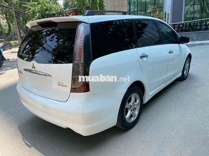 Mitsubishi Grandis 7 chỗ Số tự động