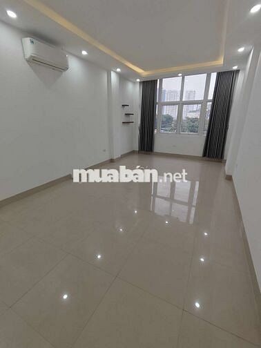 CHO THUÊ NHÀ PHỐ GIẢI PHÓNG, CẠNH BẾN XE GIÁP BÁT, 300M2 ST