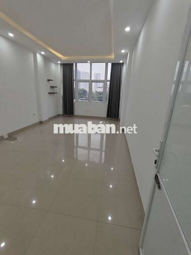 CHO THUÊ NHÀ PHỐ GIẢI PHÓNG, CẠNH BẾN XE GIÁP BÁT, 300M2 ST