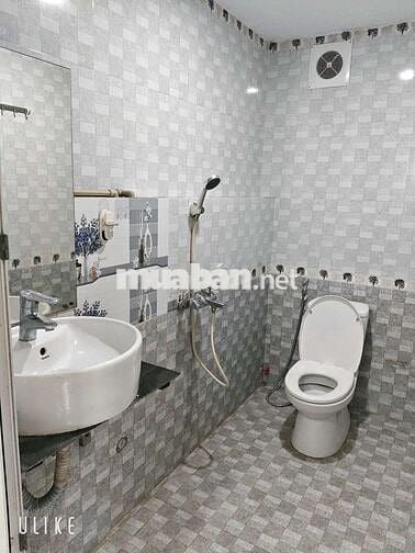 CHO THUÊ NHÀ PHỐ GIẢI PHÓNG, CẠNH BẾN XE GIÁP BÁT, 300M2 ST