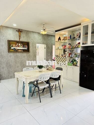 Chính chủ cần bán căn hộ Dragon Hill 1 - 122m² - Căn góc đẹp - Sổ hồng