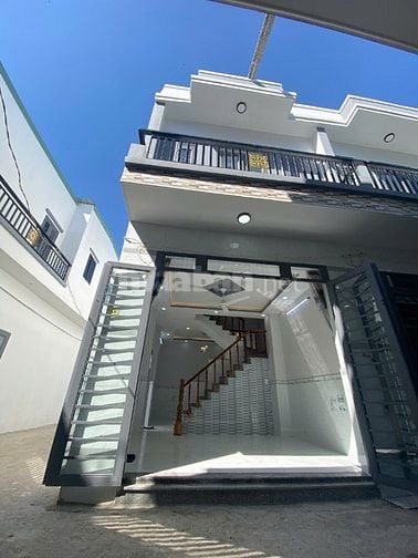 Nhà 2 MT, ngay ngã ba Mỹ Hạnh, gần Hóc Môn,nhà mới 450triệu nhận nhà