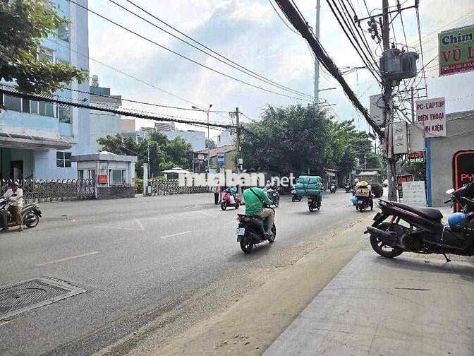 Nhà mặt tiền Âu Cơ 3 tầng 101m2 ( 3.9m x 26m) khu vực đông đúc tiện kd